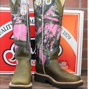 Justin pink camo snake boots